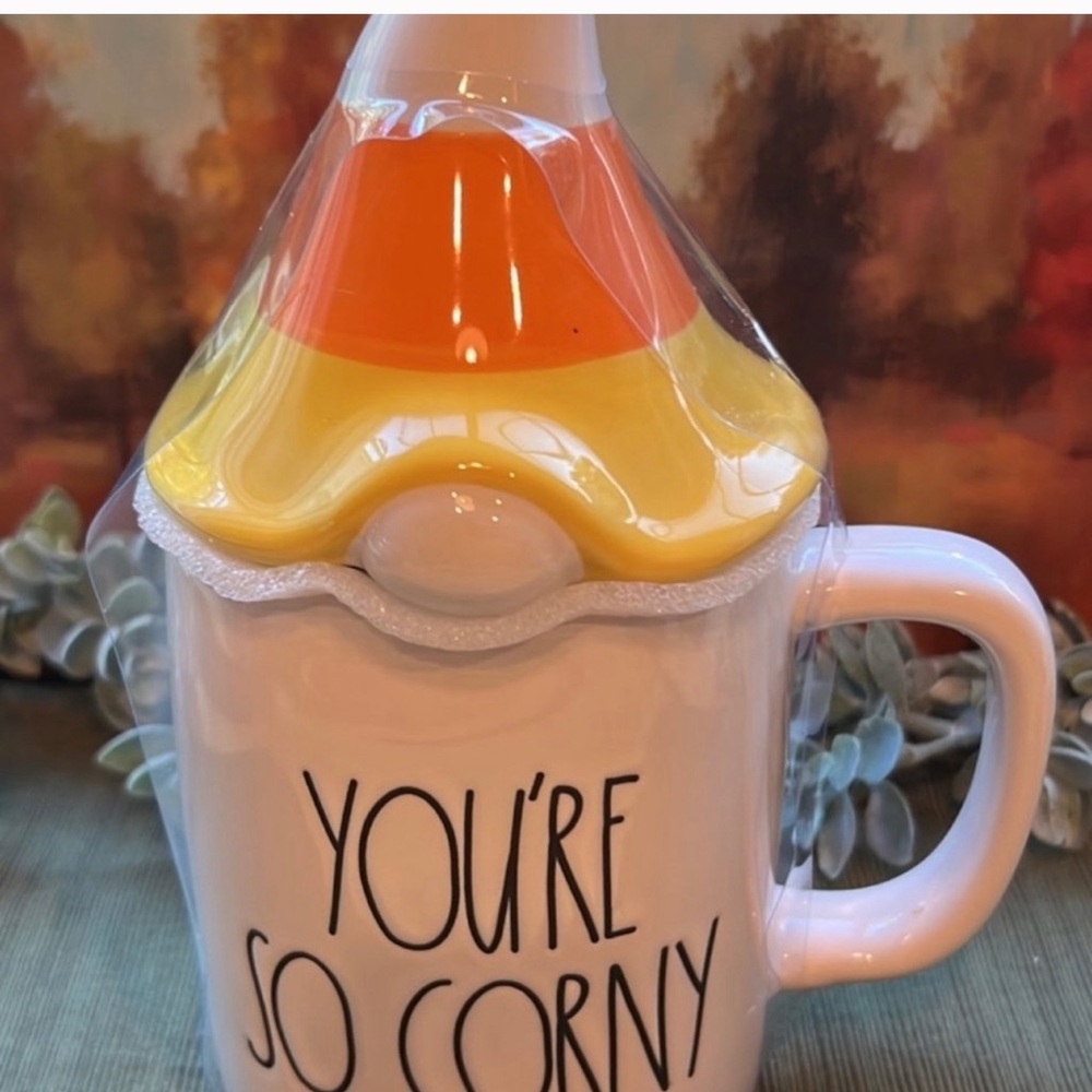 Rae Dunn Corby lidded mug